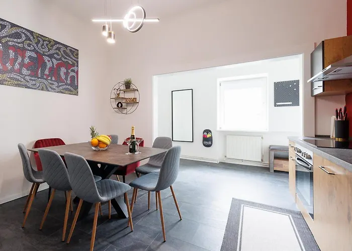 New Shalalaliving Vienna Spacious Home For Family & Friends