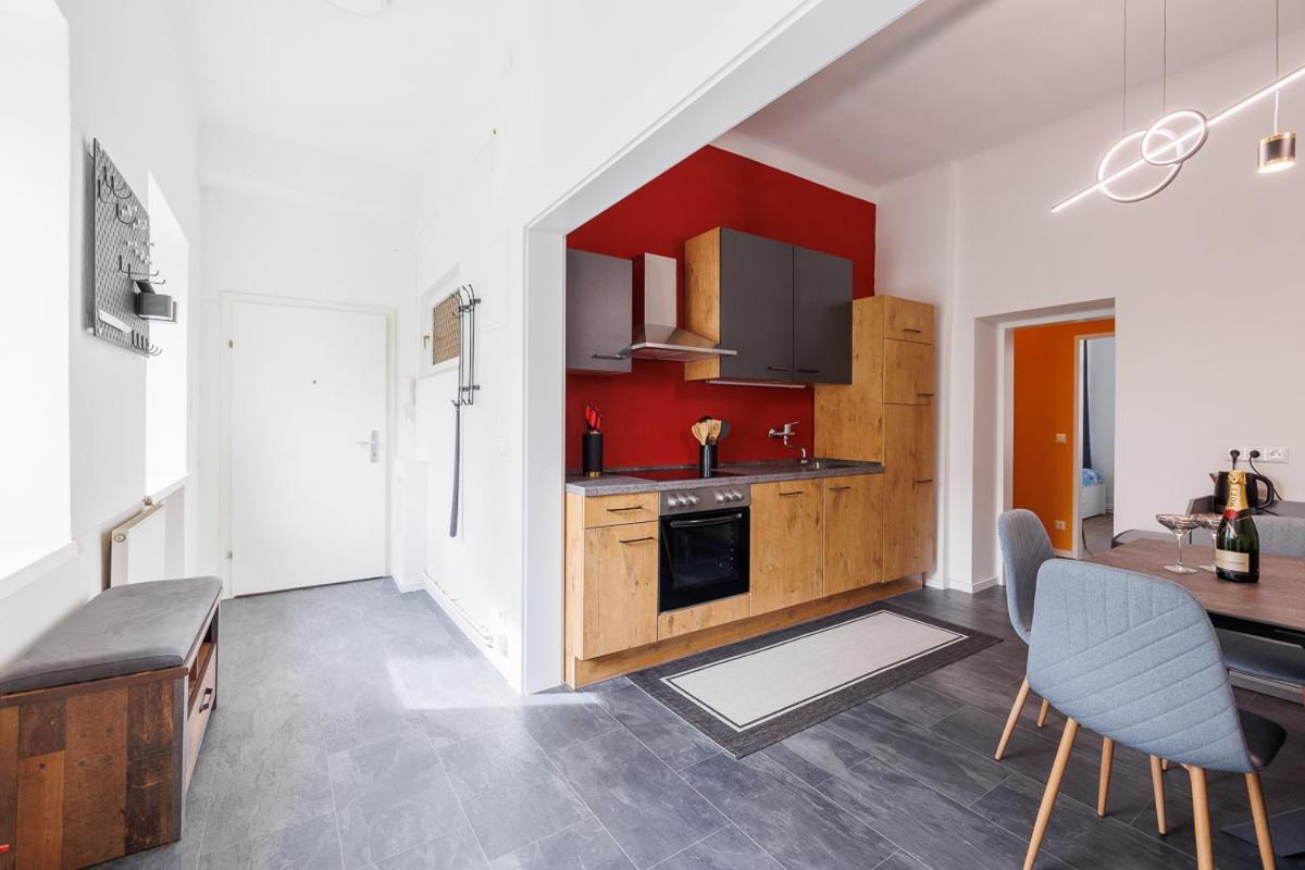 New Shalalaliving Spacious For Family & Friends Apartment
